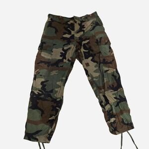 Vintage US Army M81 Woodland Camo Ripstop Cargo Pants Medium X-Short Cropped Fit